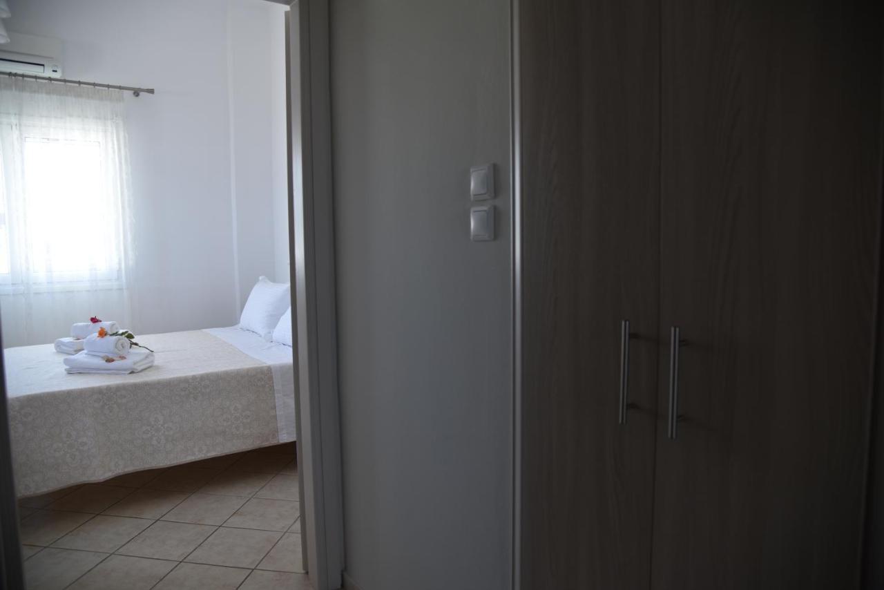 Family Apartments 1 Lechaio Extérieur photo